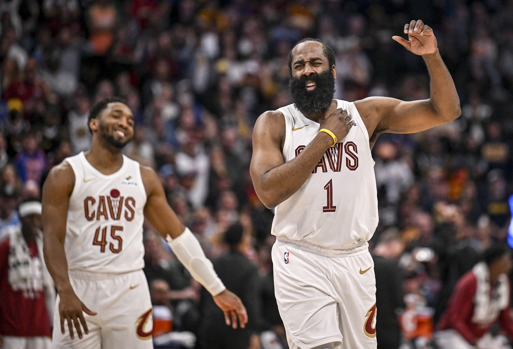 kaiyun.com-哈登加盟仅2场骑士便有了真强队基因 完整阵容实力多恐怖值得期待