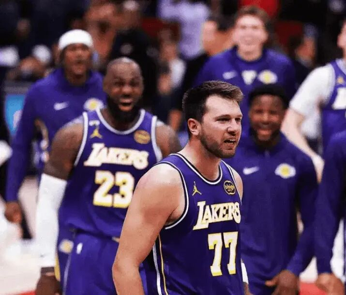 kaiyun.com-赢几场?湖人未来6场:雷霆、独行侠、雷霆、勇士、太阳、爵士|骑士|俄克拉荷马雷霆队|达拉斯独行侠队|菲尼克斯太阳队|克利夫兰骑士队_新浪体育_新浪新闻