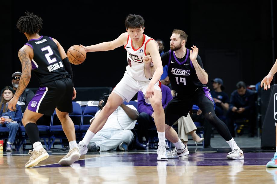 开云体育-杨瀚森20+7+2+2 混音不敌斯托克顿国王无缘西决